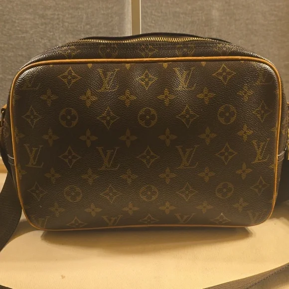Louis Vuitton Monogrammed Reporter Bag PM - Picture 4 of 14